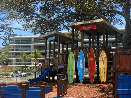 Moffat Beach Park