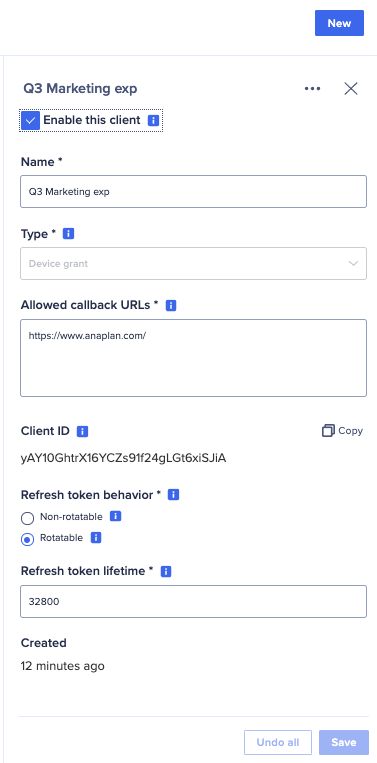 [Enable client] と [Refresh token behavior] が表示されている右側のインスペクター。