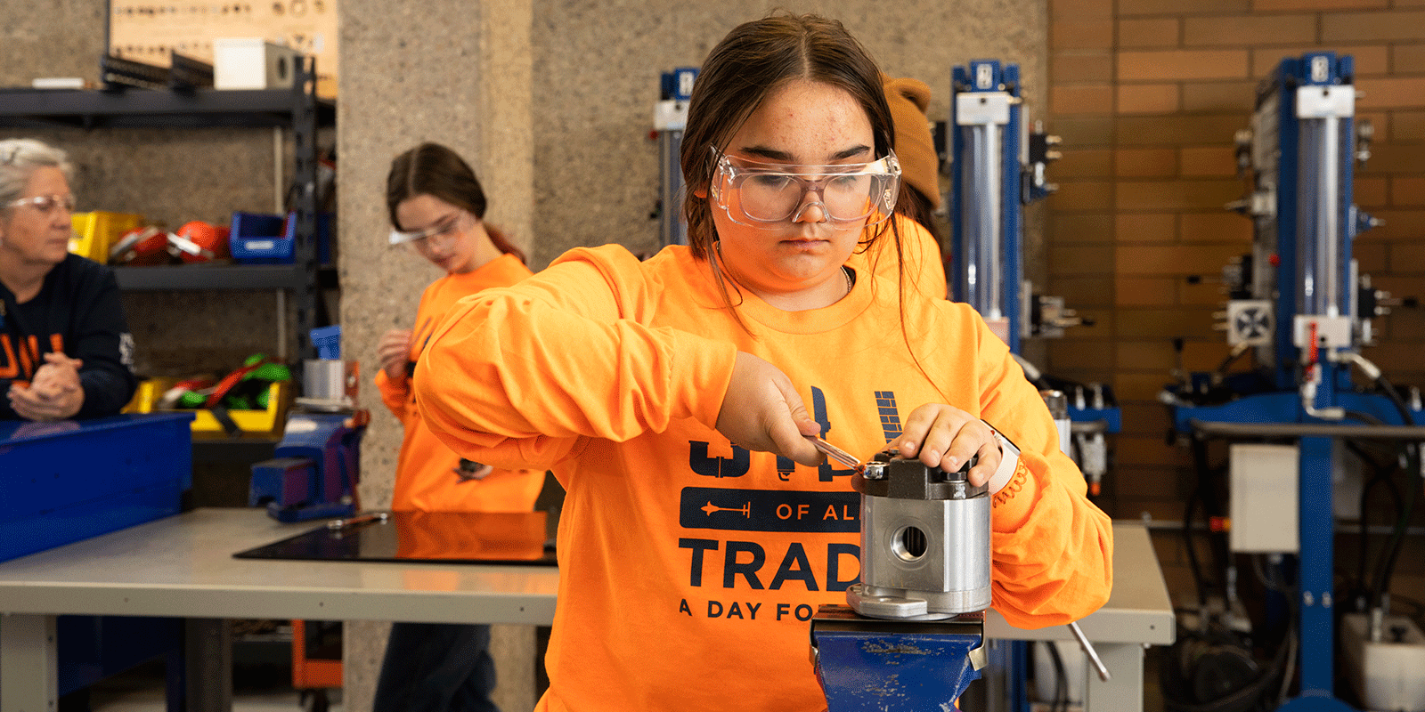 jill-of-all-trades-shows-female-high-school-students-futures-in-the-trades-aHR0cHM6.gif