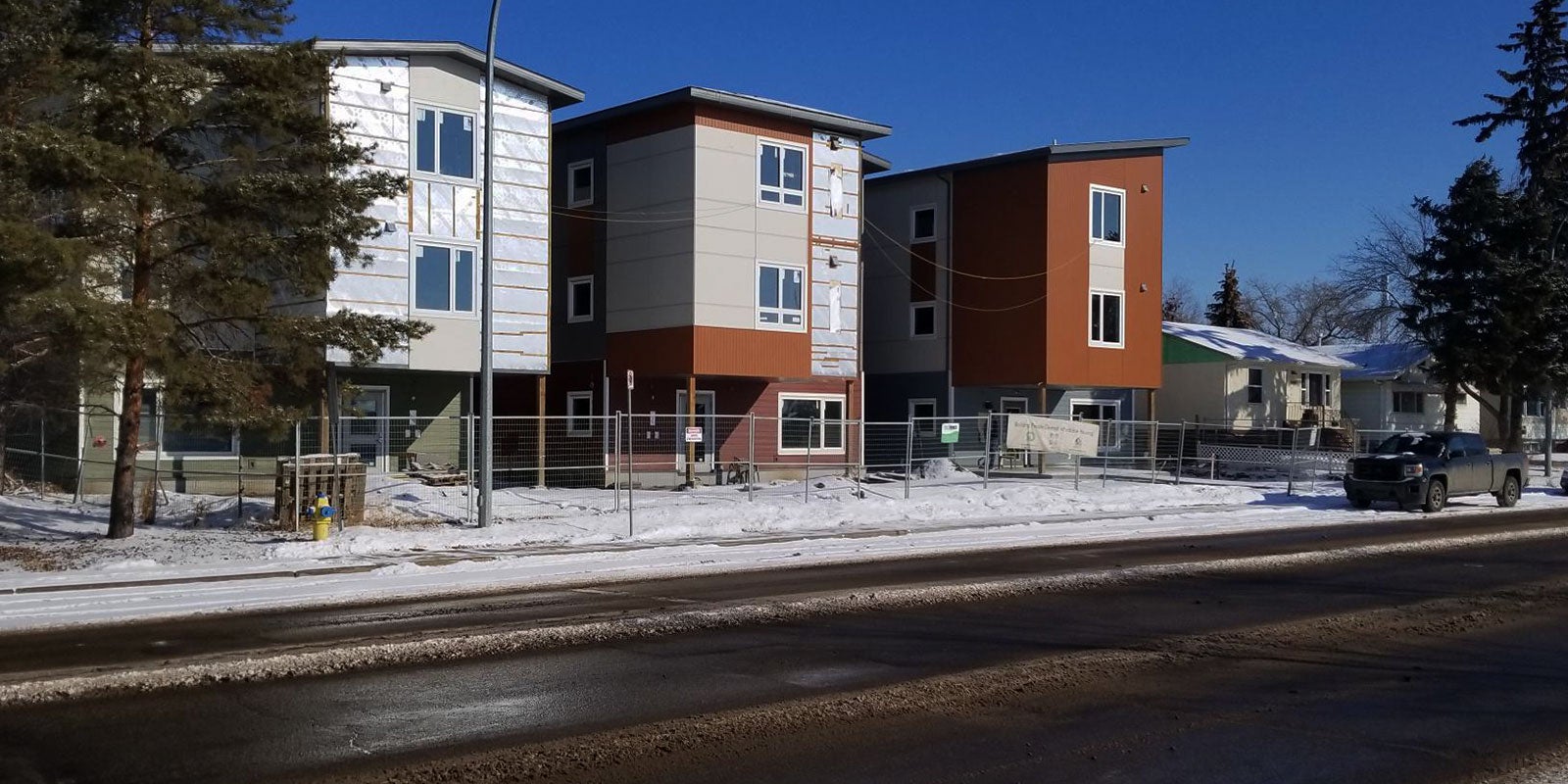 nait-students-contribute-to-housing-project-for-houseless-emergency-room-patients-aHR0cHM6.jpg