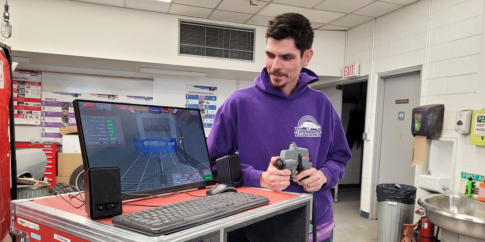 virtual-training-tech-gift-for-high-school-helps-make-future-in-auto-body-a-reality-aHR0cHM6.jpg