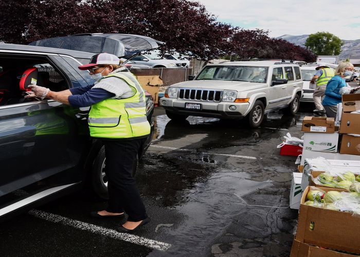 BlueModus Team Donates to Feeding America