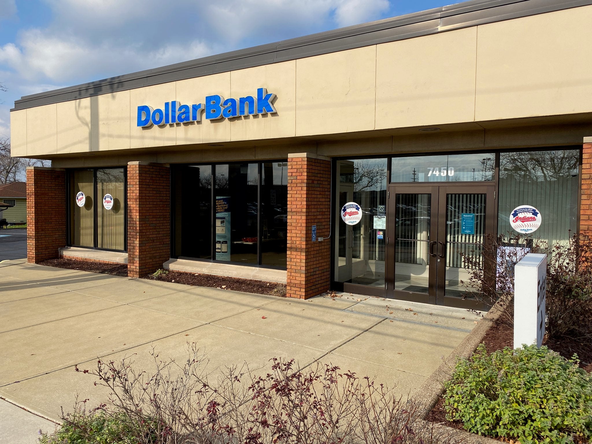 Dollar Bank Parmatown Office