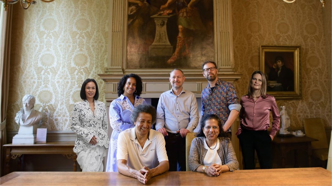 Leden van het consortium in kamer van de KNAW