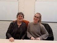 Marja en Lieke doen mee aan een workshop