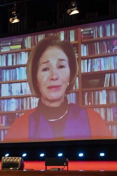 Online uitreiking van het eredoctoraat van de Vrije Universiteit Amsterdam aan Anne-Marie Slaughter in 2019.