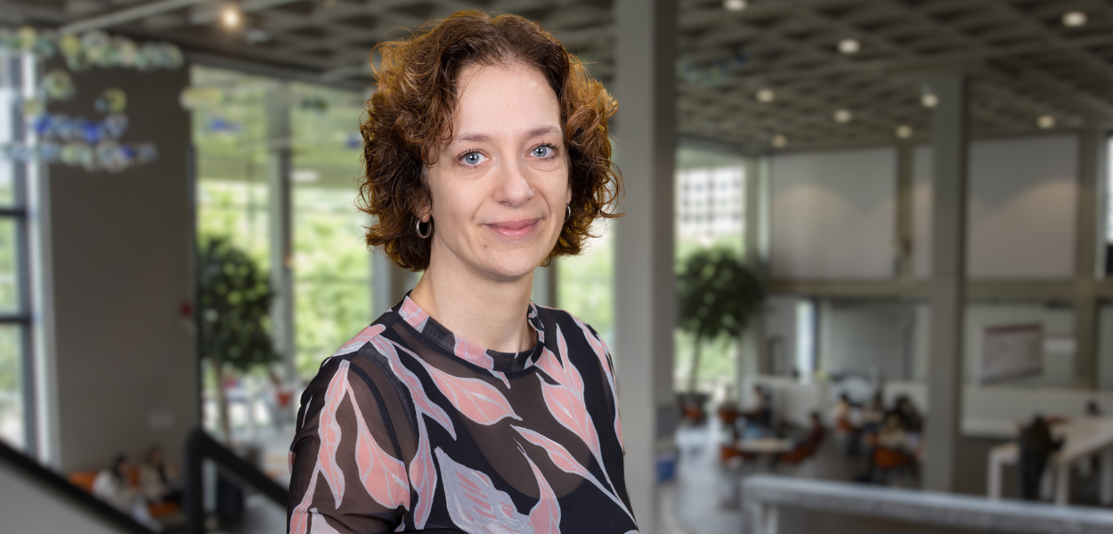Portrait photo of Marieke de Bakker.