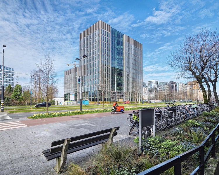 picture of the VU Research building