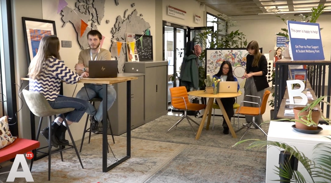 The living room of the Student Wellbeing Point at VU Amsterdam.
