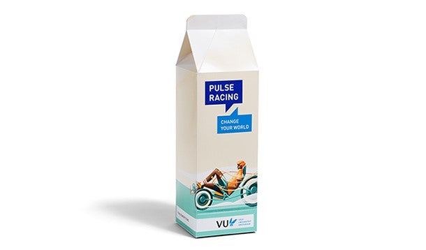 Tafelkaart met de tekst PULSE Racing