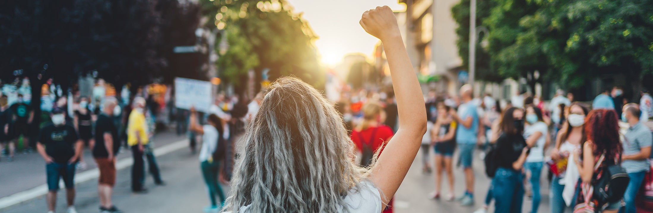 Vrouw op een protestmars