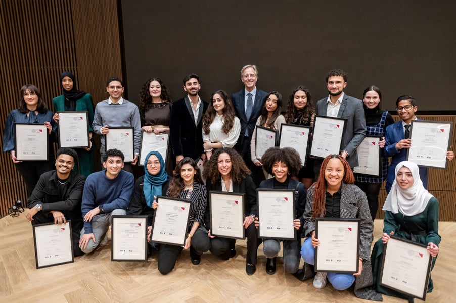 Winners of the 2022 ECHO Awards with Robbert Dijkgraaf, the Dutch minister of Education, Culture and Science.
