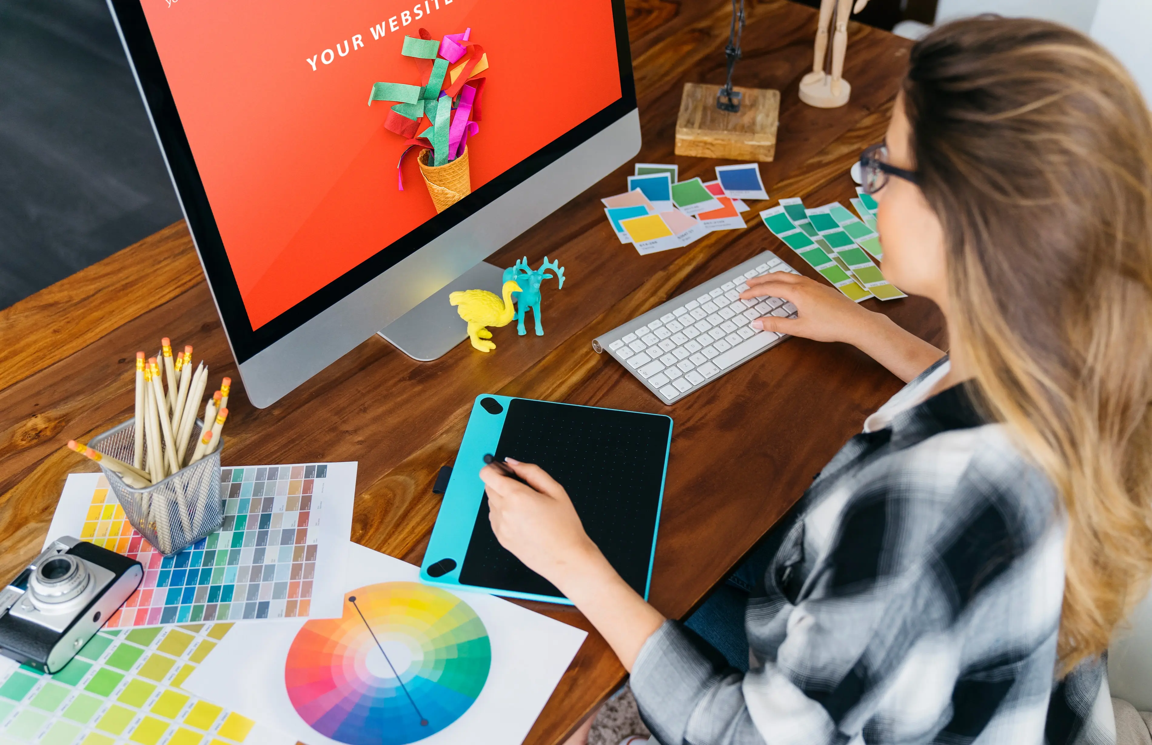 Diseño estratégico para marcas: cómo una buena identidad visual marca la diferencia