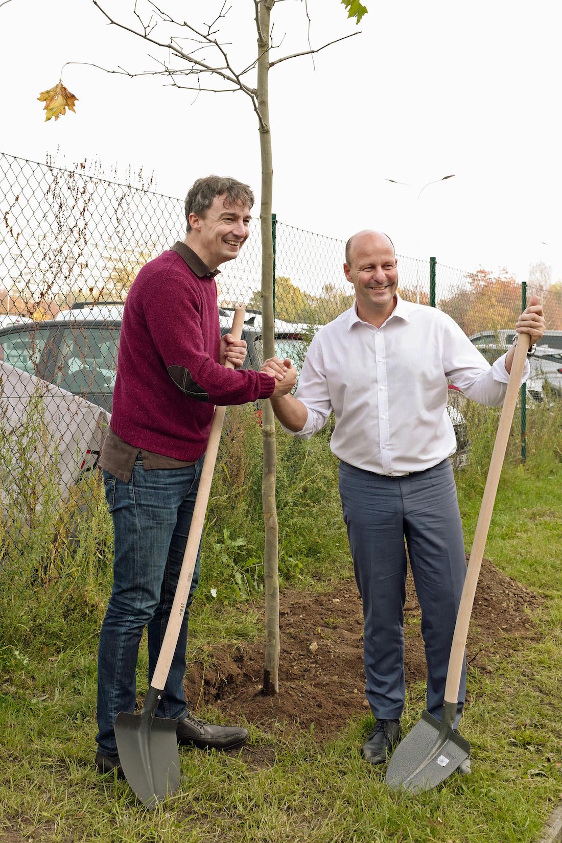 With the representative of the City of Prague City  and the Mayor of Lysolaje Petr Hlubuček planting trees at Prosek.