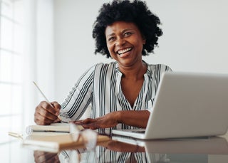Customer easily opens checking account online
