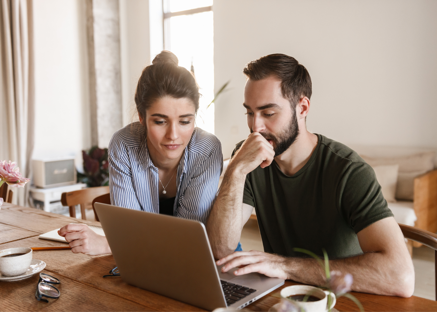 Family on laptop