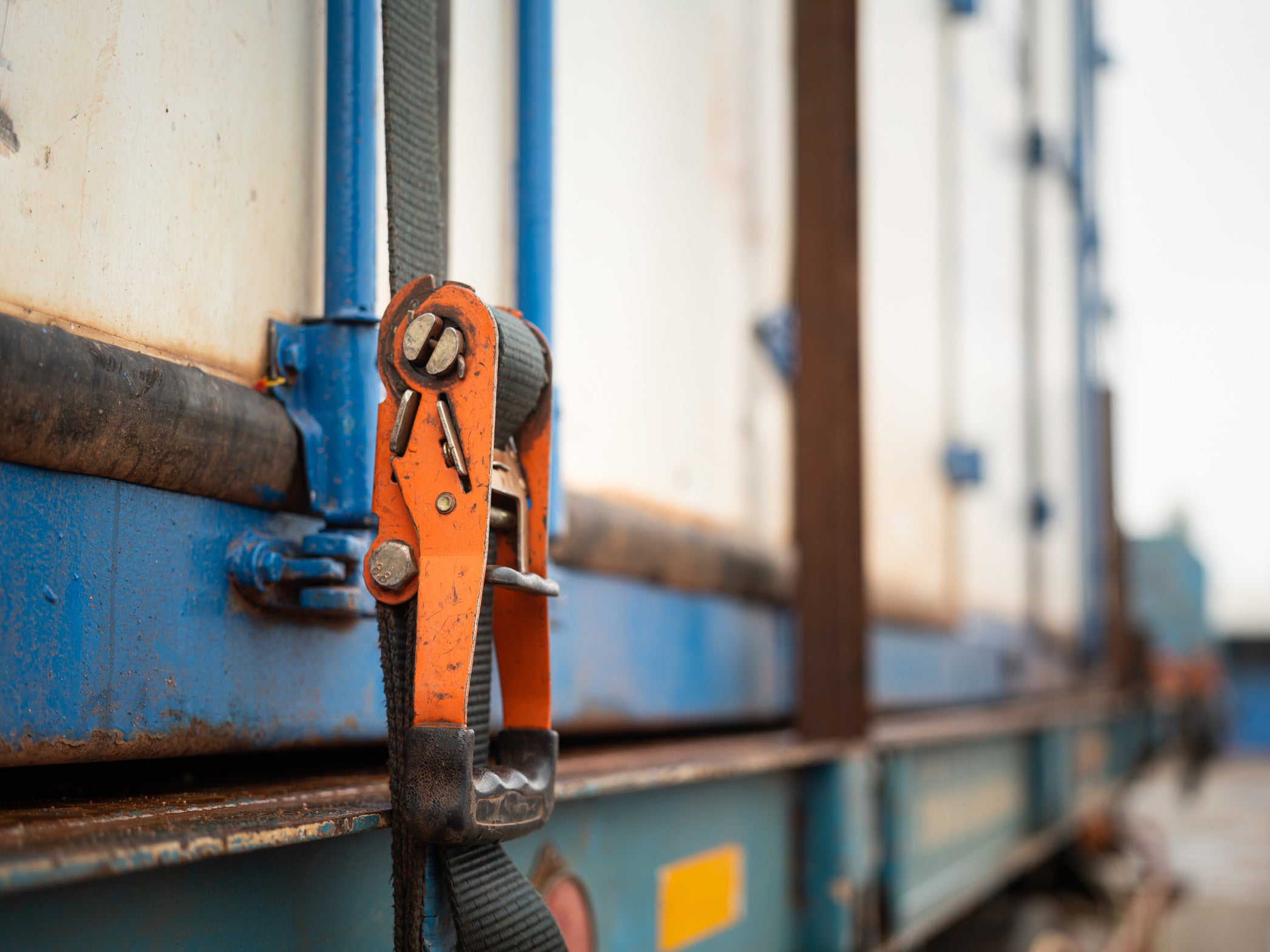 How to pack, secure and load containerised cargo