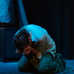 Laca suffering on stage