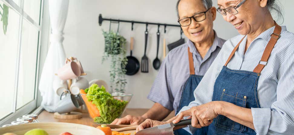 Learn how following a 7- or 5-day healthy meal plan can free up time for leisure activities and stretch your food budget and Supplemental Nutrition Assistance Program (SNAP) benefits.