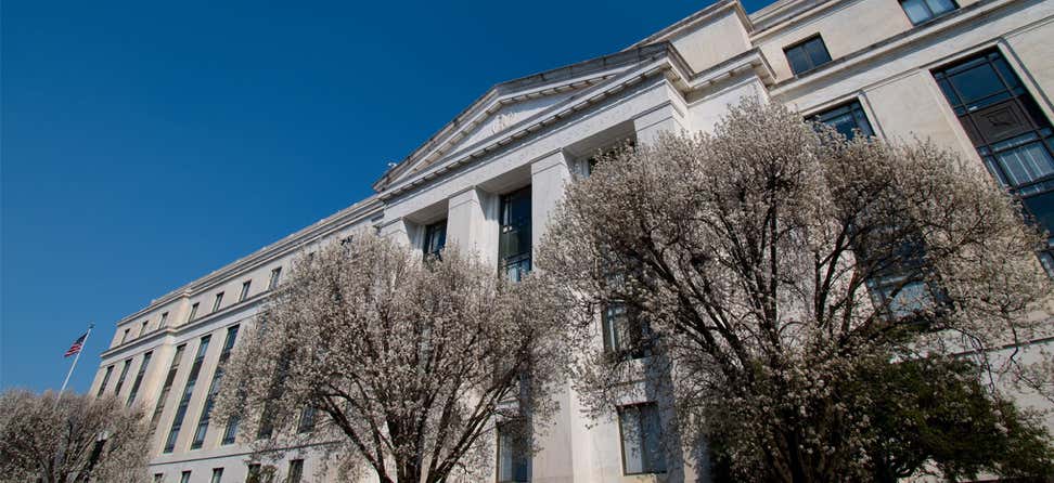 Street view of the Dirksen U.S. Senate office building.